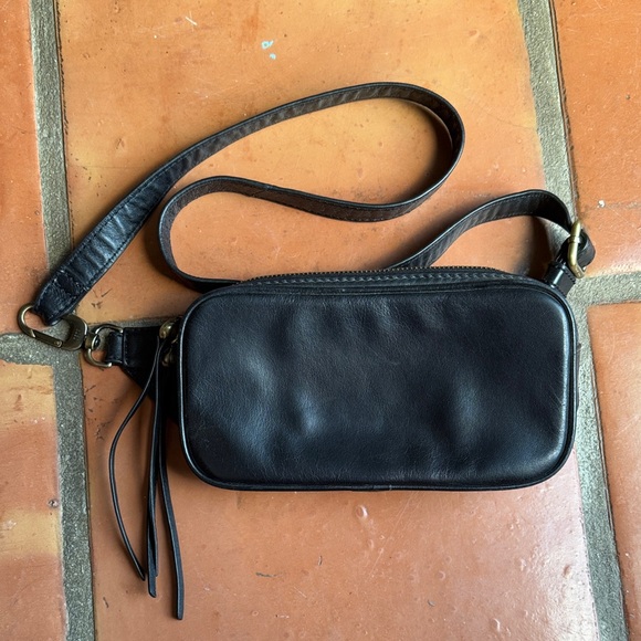 HOBO Handbags - Hobo Black Leather Crossbody Bag